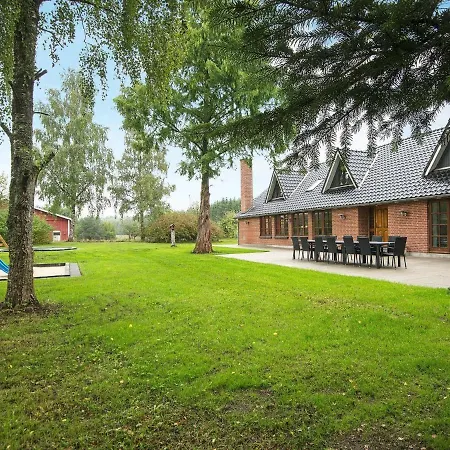 26 Person In Nimtofte-by Traum *