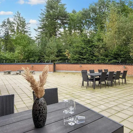 26 Person In Nimtofte-by Traum *