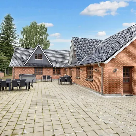 26 Person In Nimtofte-by Traum * Nimtofte