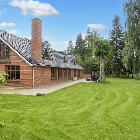 26 Person In Nimtofte-by Traum